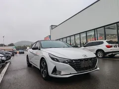 2022 Hyundai Elantra 1.5L CVT LUX Premium, белый — фото 3