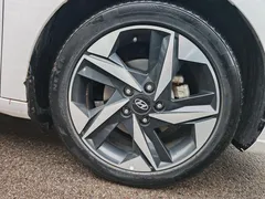 2022 Hyundai Elantra 1.5L CVT LUX Premium, белый — фото 8