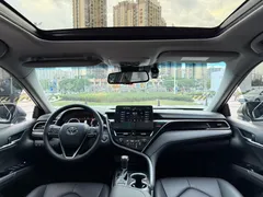 2023 Toyota Camry 2.5G Luxury, белый — фото 8