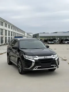 2021 Mitsubishi Outlander 2.0L 2WD 5, чёрный — фото 2