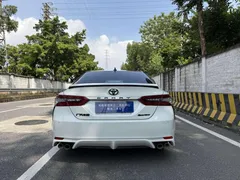 2023 Toyota Camry 2.5S Knight Edition, белый — фото 5