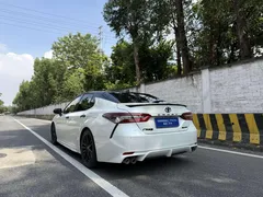 2023 Toyota Camry 2.5S Knight Edition, белый — фото 6