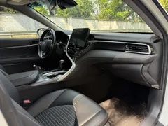 2023 Toyota Camry 2.5S Knight Edition, белый — фото 9