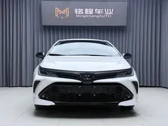 2021 Toyota Corolla 1.5L CVT GR SPORT, белый — фото 2