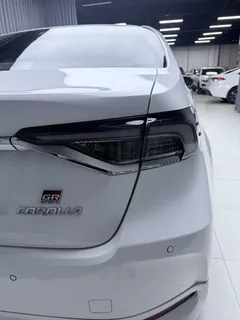 2021 Toyota Corolla 1.5L CVT GR SPORT, белый — фото 9