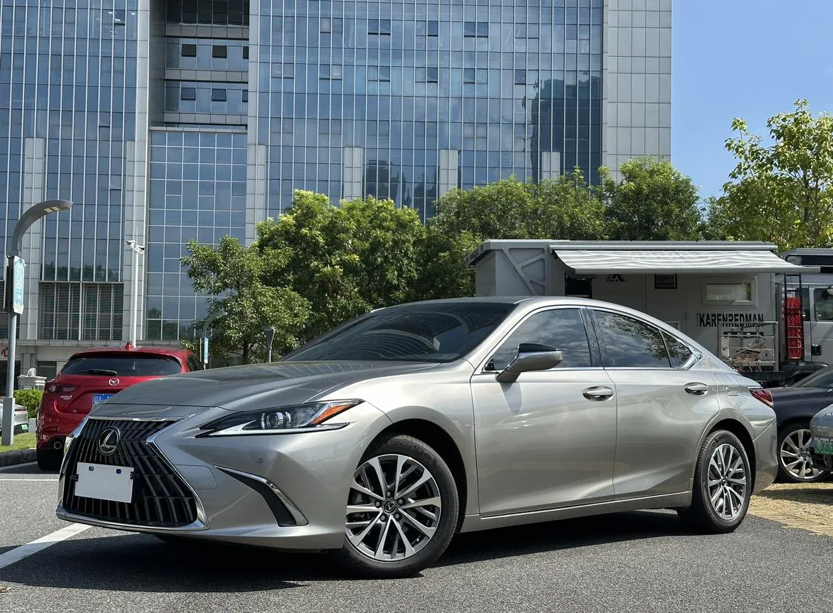 2022 Lexus ES 200 Excellence