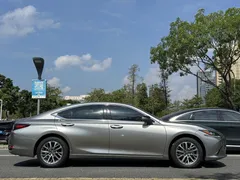 2022 Lexus ES 200 Excellence — фото 15