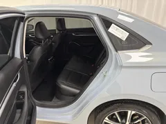 2023 Geely Emgrand 4th Gen 1.5L CVT Premium Champion — фото 13