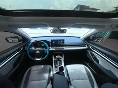 2022 Geely Emgrand 4th Gen 1.5L CVT Flagship, белый — фото 3