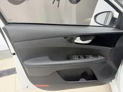 2021 Kia Cerato 1.5L IVT Fashion, белый — фото 7