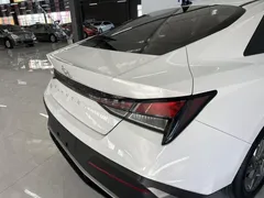 2023 Hyundai Elantra 1.5L CVT GLS Leading, белый — фото 6
