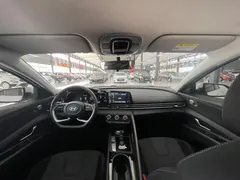 2023 Hyundai Elantra 1.5L CVT GLS Leading, белый — фото 7