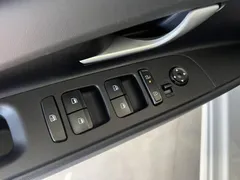 2023 Hyundai Elantra 1.5L CVT GLS Leading, белый — фото 8