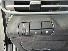 2023 Hyundai Elantra 1.5L CVT GLS Leading, белый — фото 10