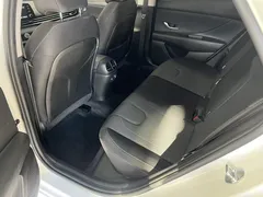 2023 Hyundai Elantra 1.5L CVT GLS Leading, белый — фото 19