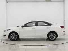 2021 Kia Cerato 1.5L CVT Fashion, белый — фото 4