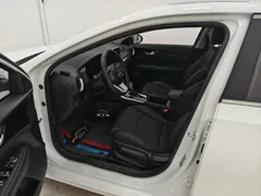 2021 Kia Cerato 1.5L CVT Fashion, белый — фото 12