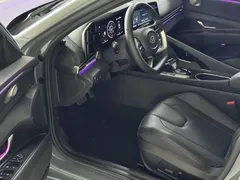 2022 Hyundai Elantra 1.5L CVT LUX Premium — фото 7