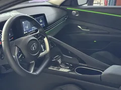 2022 Hyundai Elantra 1.5L CVT LUX Premium — фото 8