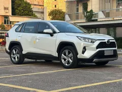 2021 Toyota RAV4 2.0L CVT 2WD Fashion Plus, белый — фото 2