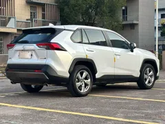 2021 Toyota RAV4 2.0L CVT 2WD Fashion Plus, белый — фото 8