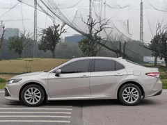 2021 Toyota Camry 2.0G Luxury — фото 4