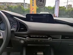 2021 Mazda Mazda3 2.0L AT, белый — фото 13