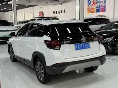 2022 Toyota Yaris L Zhixuan X 1.5L CVT Luxury Plus, белый — фото 13