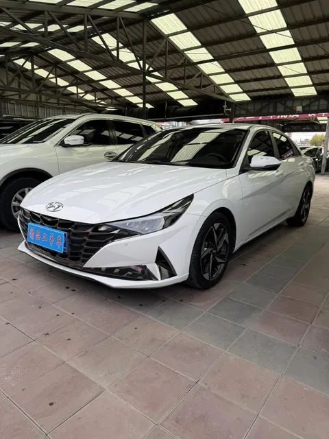 2022 Hyundai Elantra 1.5L CVT LUX Premium