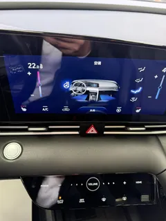 2022 Hyundai Elantra 1.5L CVT LUX Premium, белый — фото 13