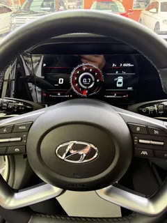 2022 Hyundai Elantra 1.5L CVT LUX Premium, белый — фото 14