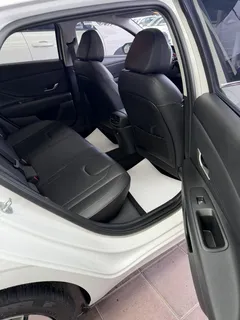 2022 Hyundai Elantra 1.5L CVT LUX Premium, белый — фото 15