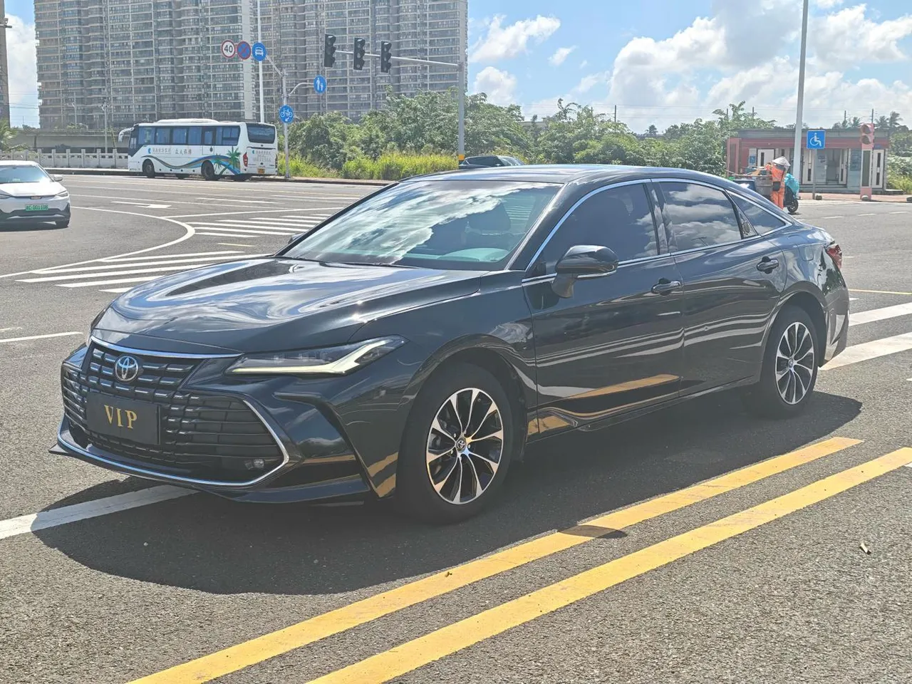 2023 Toyota Avalon 2.0L CVT Luxury