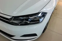 2021 Volkswagen Polo Plus 1.5L AT Colorful Tech, белый — фото 2