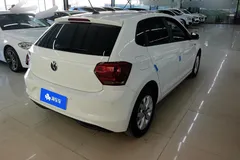 2021 Volkswagen Polo Plus 1.5L AT Colorful Tech, белый — фото 9