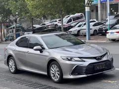 2021 Toyota Camry 2.0G Luxury — фото 3