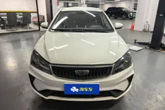 2021 Geely Emgrand UP 1.5L MT Comfort, белый — фото 3
