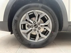 2023 Kia Seltos 1.5L IVT Luxury, белый — фото 4