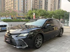2021 Toyota Camry 2.5G Luxury, чёрный — фото 1