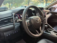 2021 Toyota Camry 2.5G Luxury, чёрный — фото 12