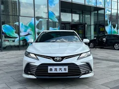 2021 Toyota Camry 2.0G Luxury, белый — фото 2