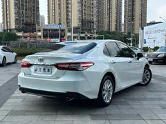 2021 Toyota Camry 2.0G Luxury, белый — фото 7
