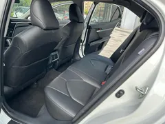 2021 Toyota Camry 2.0G Luxury, белый — фото 11