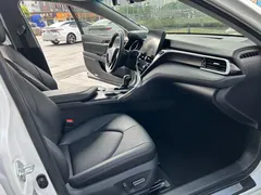 2021 Toyota Camry 2.0G Luxury, белый — фото 13