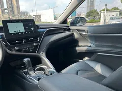 2021 Toyota Camry 2.0G Luxury, белый — фото 20