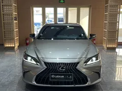 2021 Lexus ES 200 Excellence — фото 2