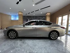 2021 Lexus ES 200 Excellence — фото 3