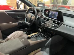 2021 Lexus ES 200 Excellence — фото 13
