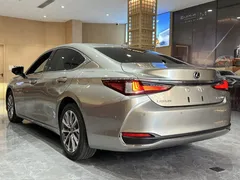2022 Lexus ES 200 Excellence — фото 3