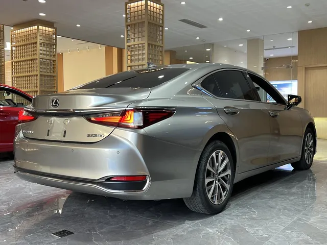 2022 Lexus ES 200 Excellence